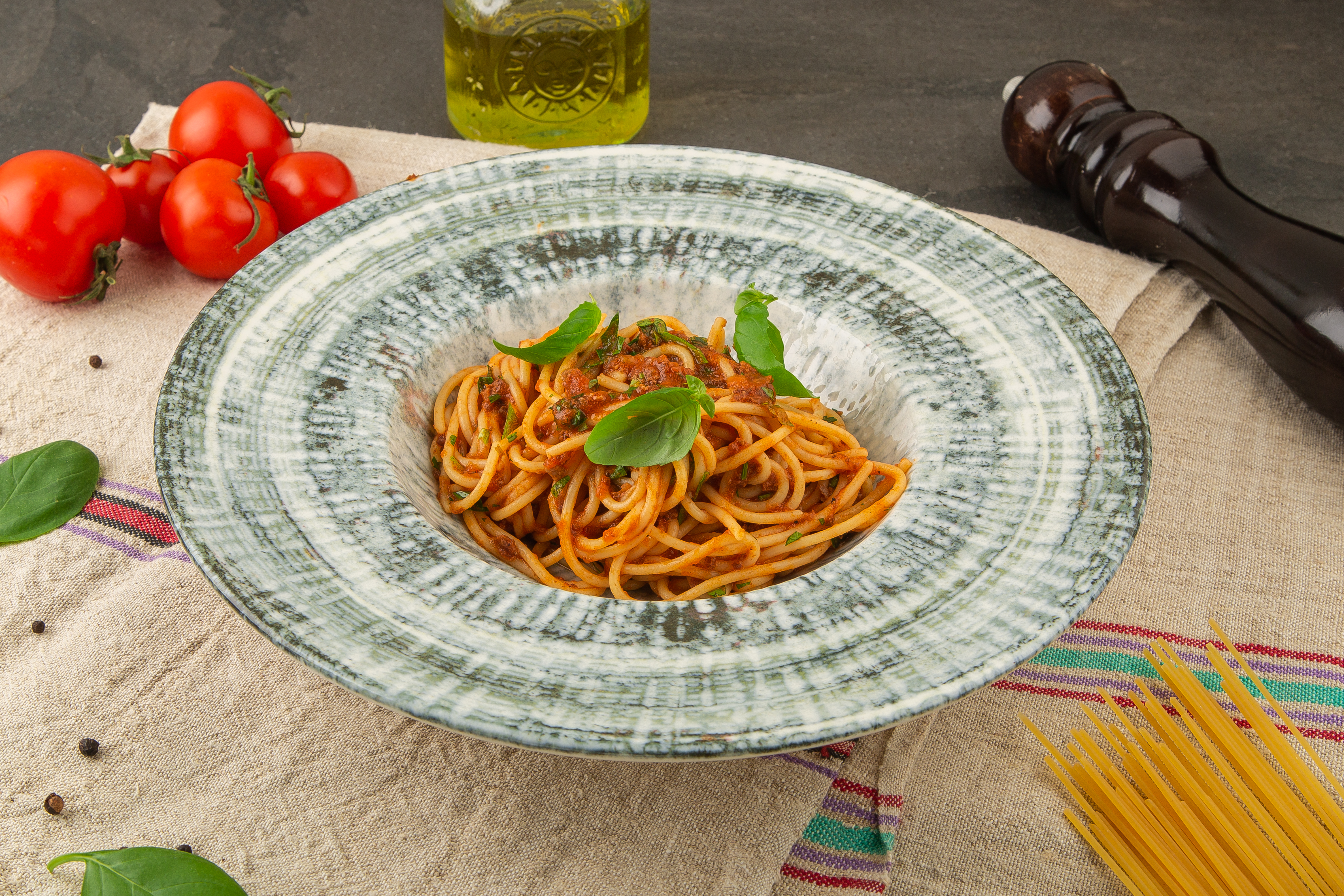 Спагетти в томатном/сливочном соусе